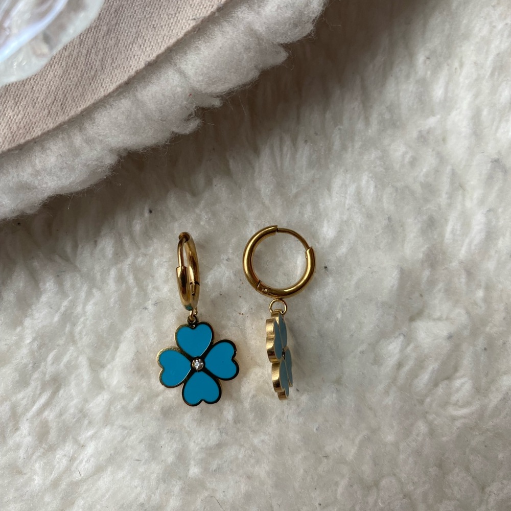🛎️ Clearance NWT Stainless Steel Hoop Earrings Four Leaf Clover Turquoise - Picture 4 of 9